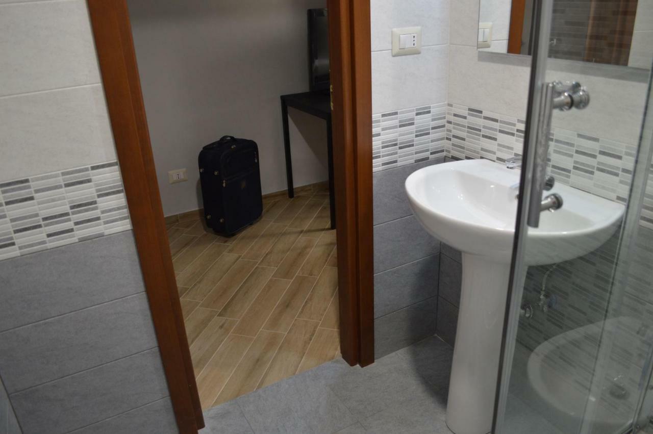 Colosshouse Guest House Rzym Zewnętrze zdjęcie